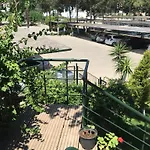 汽车旅馆 Kardesler